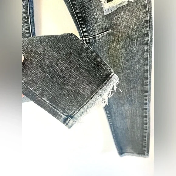 RtA Road to Awe Distressed Two-Tone Frayed Hem Skinny Jeans Women's Size 26‎